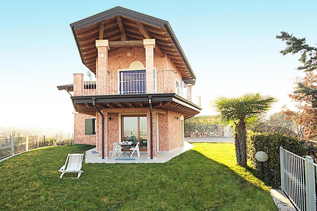 La Villa Degli Ulivi Soiano Del Lago Bagian luar foto